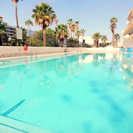 With A Large South-facing Balcony, Sea View And Wifi In Americas Center 아파트