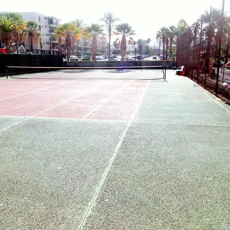With A Large South-facing Balcony, Sea View And Wifi In Americas Center Apartment Playa de las Americas (Tenerife)