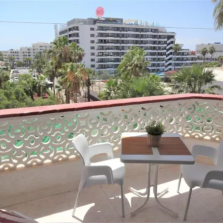 With A Large South-facing Balcony, Sea View And Wifi In Americas Center *