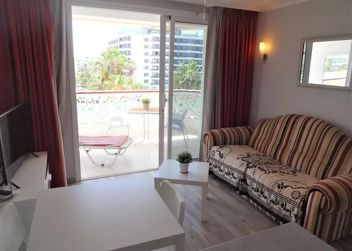 With A Large South-facing Balcony, Sea View And Wifi In Americas Center Appartement Playa de las Américas