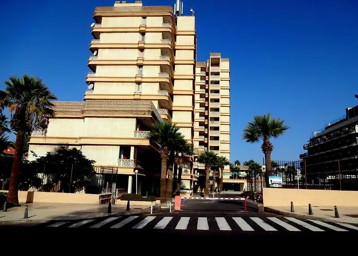 Apartmán With A Large South-facing Balcony, Sea View And Wifi In Americas Center Playa de las Americas (Tenerife)